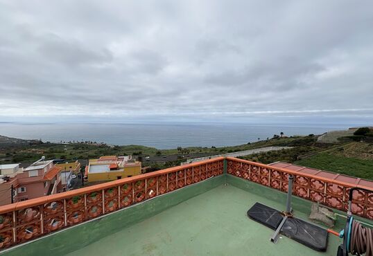 Enormous house with panoramic views