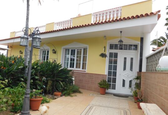 Spacious chalet with pool and panoramic views