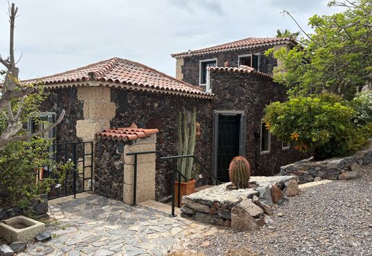 A traditional finca in a completely secluded location with panoramic views