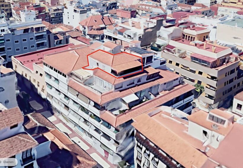 Spacious top floor flat in a quiet, central location