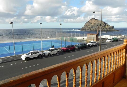 Apartment located directly by the sea