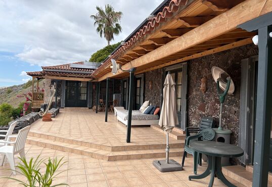 A traditional finca in a completely secluded location with panoramic views