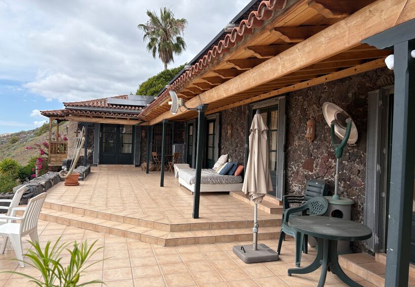 A traditional finca in a completely secluded location with panoramic views